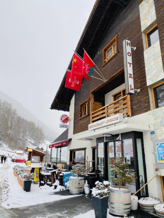 Qi-Lin Hotel Restaurant Ayer Buitenkant foto