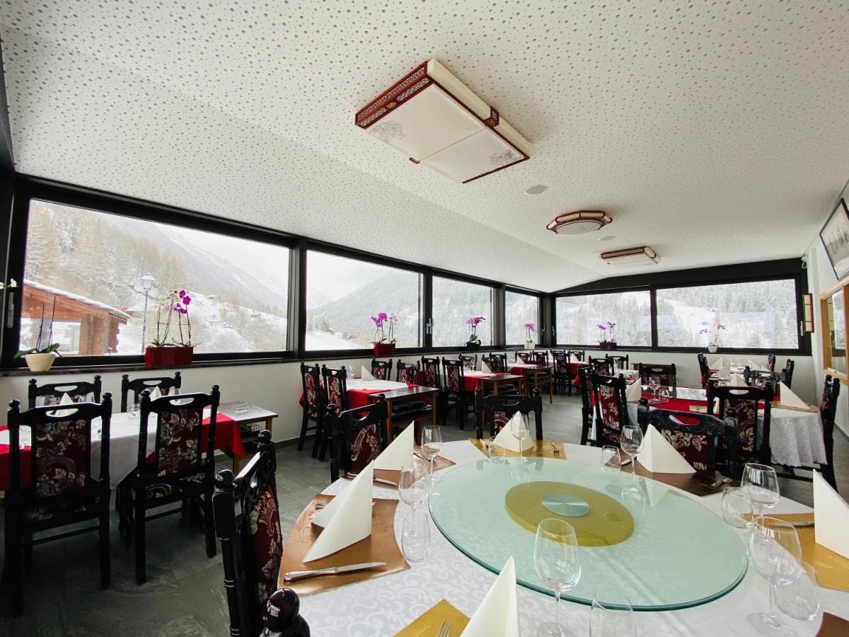 Qi-Lin Hotel Restaurant Ayer Buitenkant foto